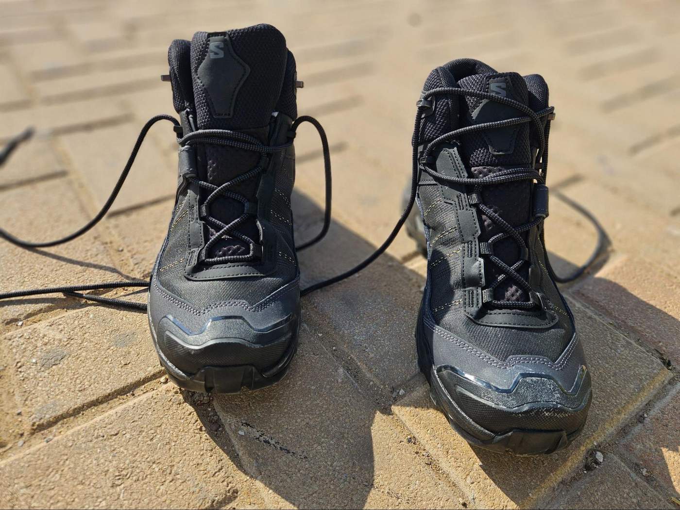 נעלי טיולים